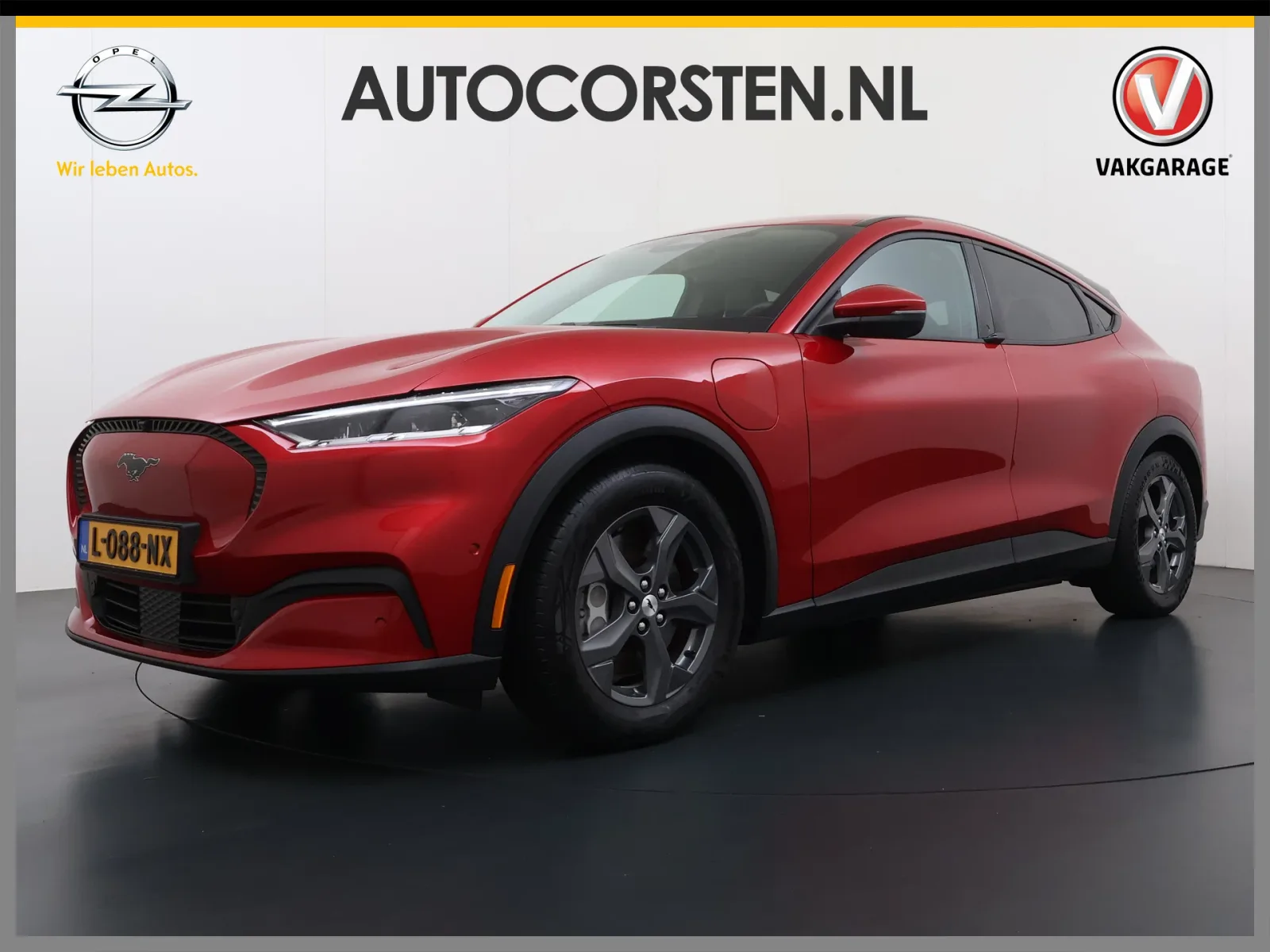Ford Mustang Mach-E (2021) — foto 1