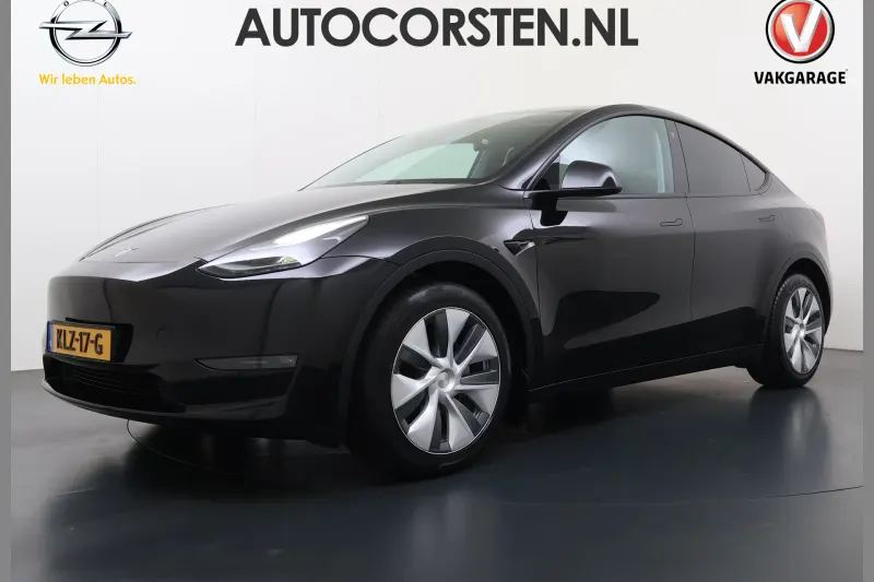 Tesla Model Y (2023)