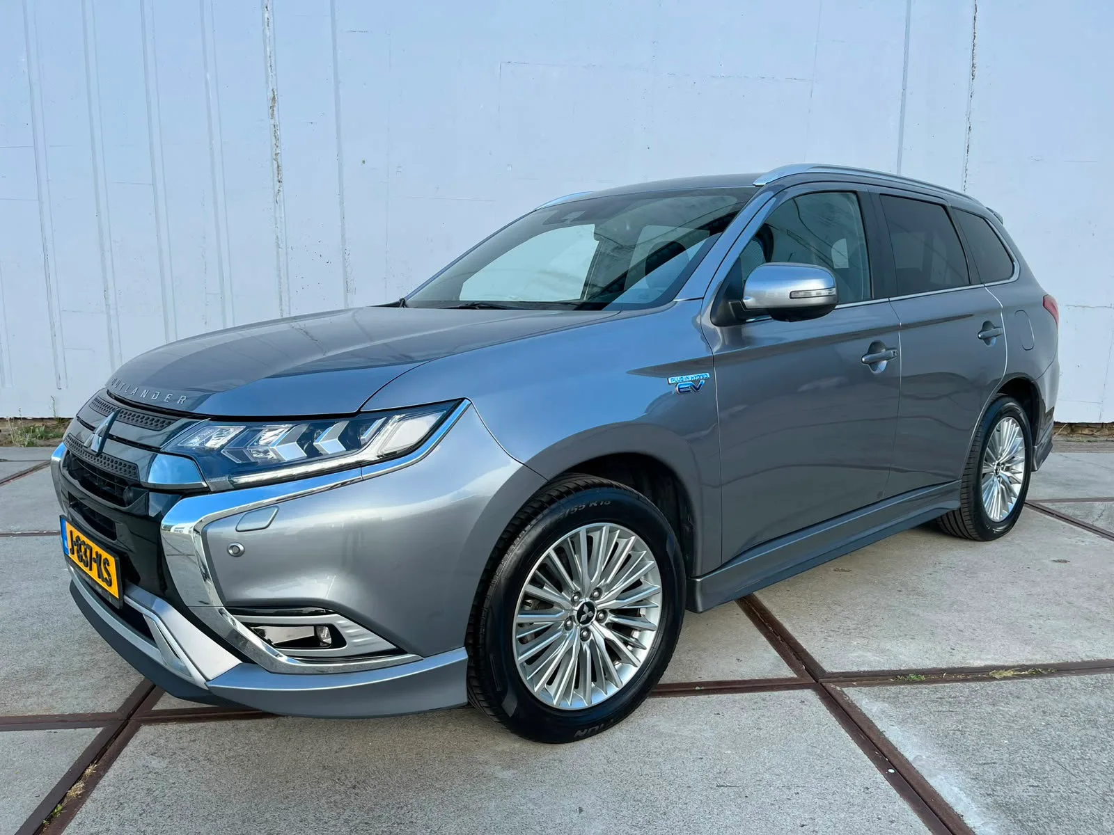 Mitsubishi Outlander (2020) — foto 1