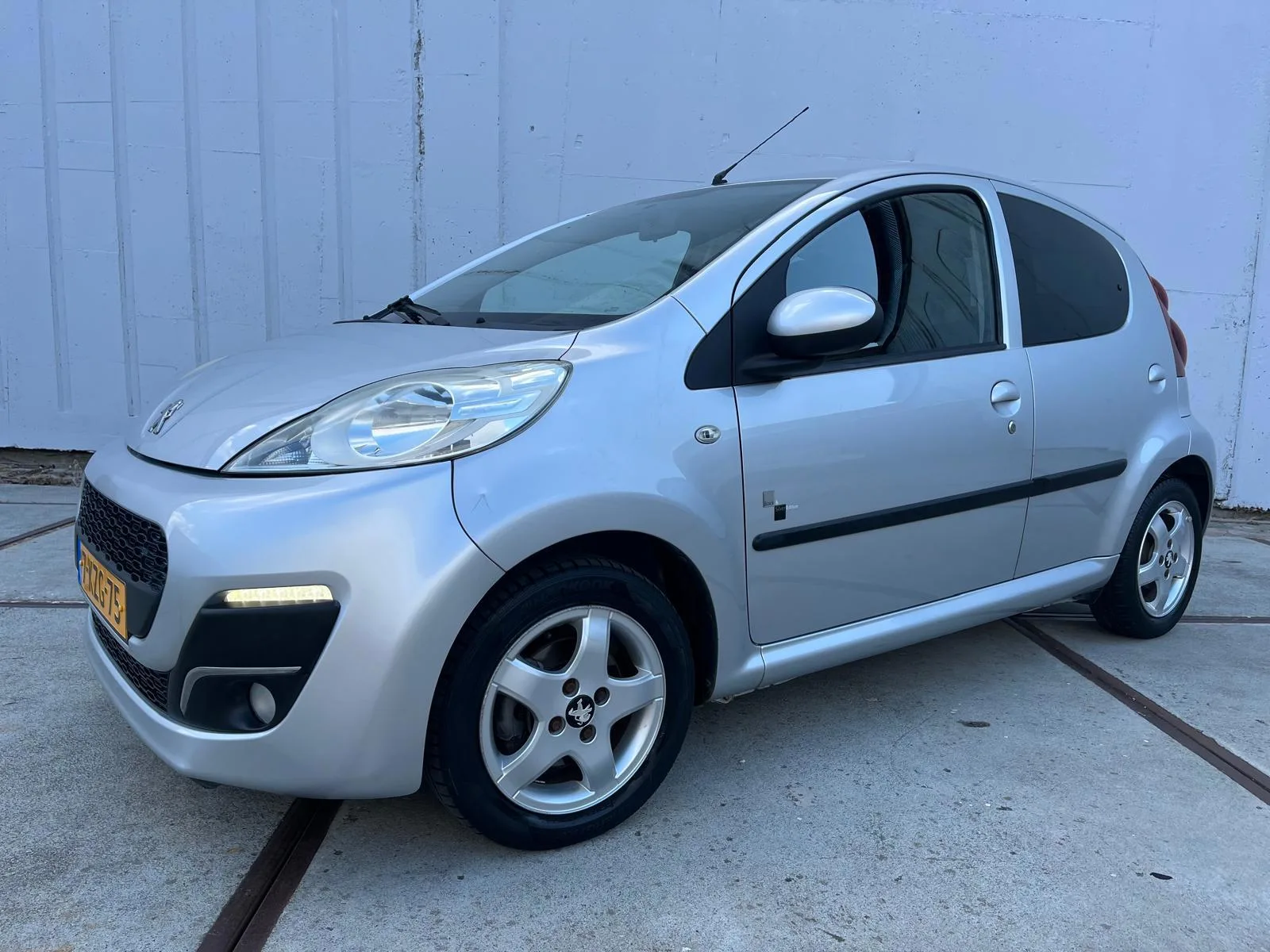 Peugeot 107 (2013) — foto 1