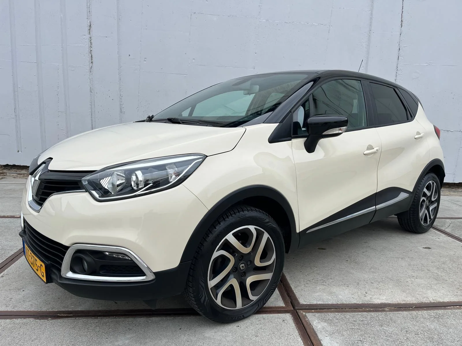 Renault Captur (2017) — foto 1