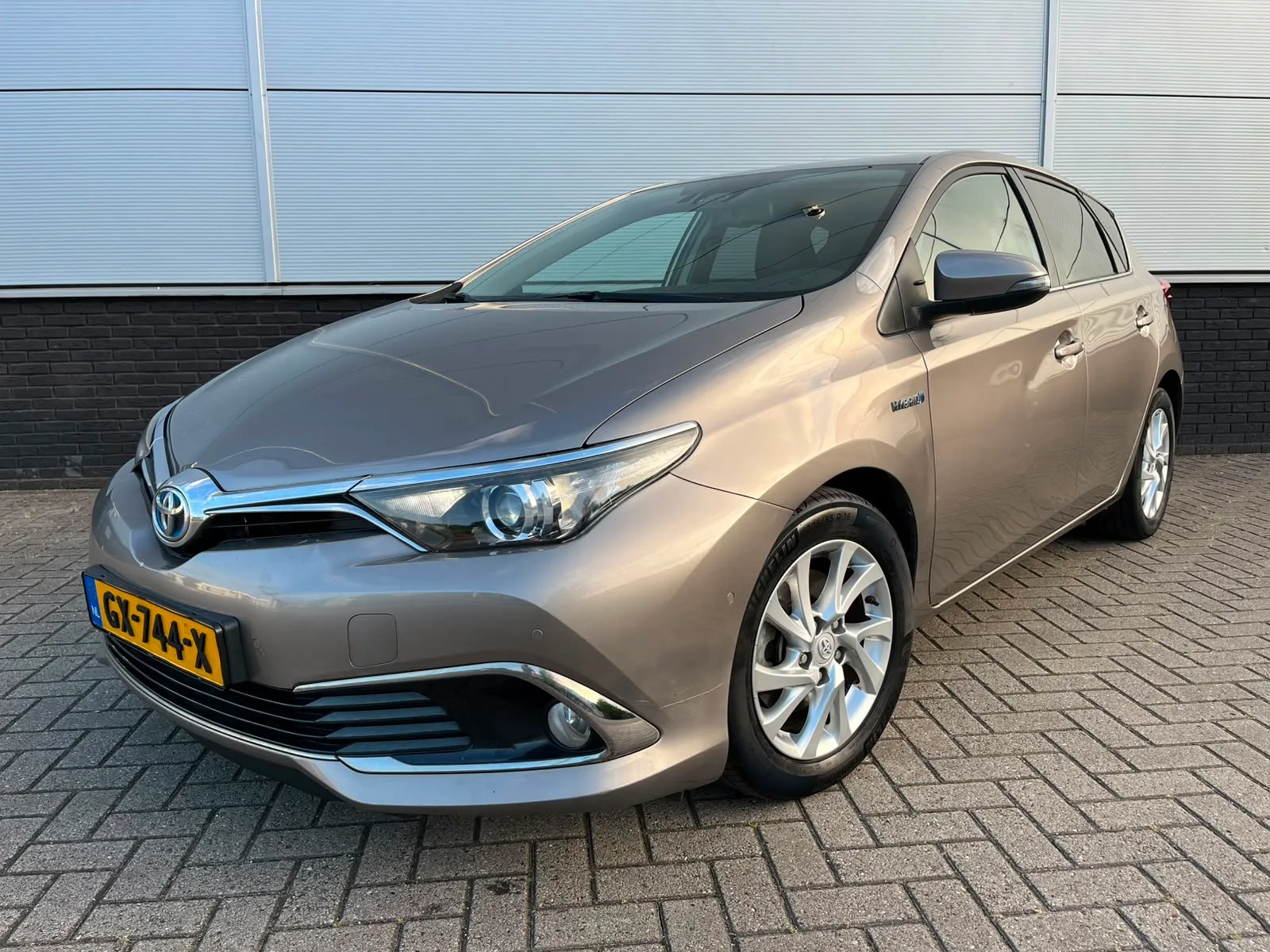 Toyota Auris (2015) — foto 1