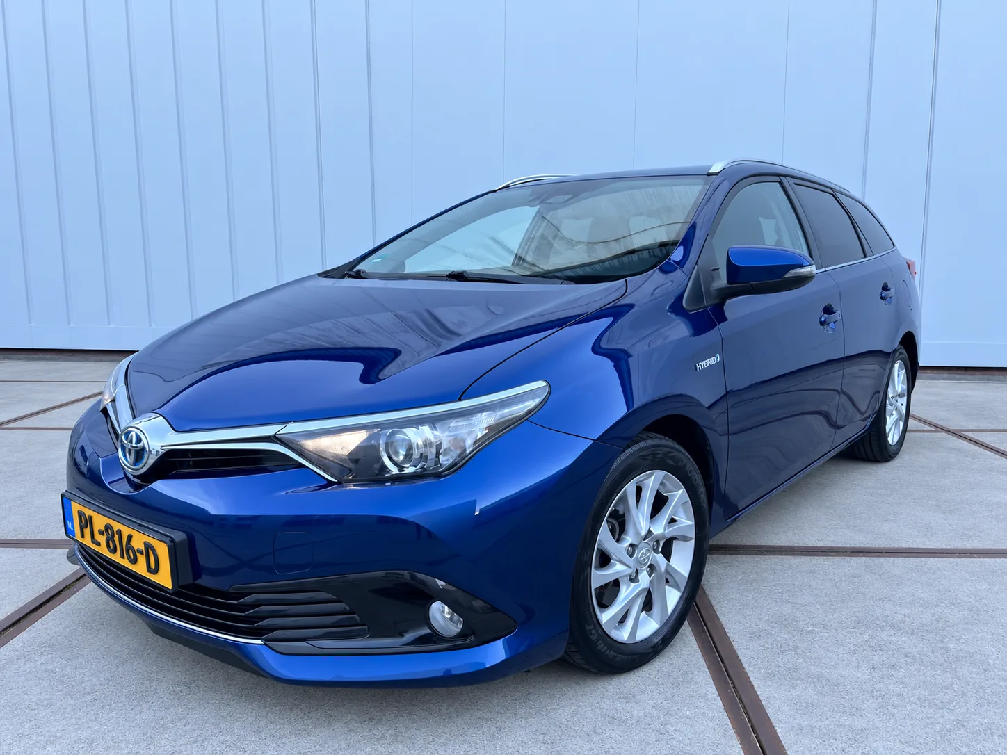 Toyota Auris (2017) — foto 1