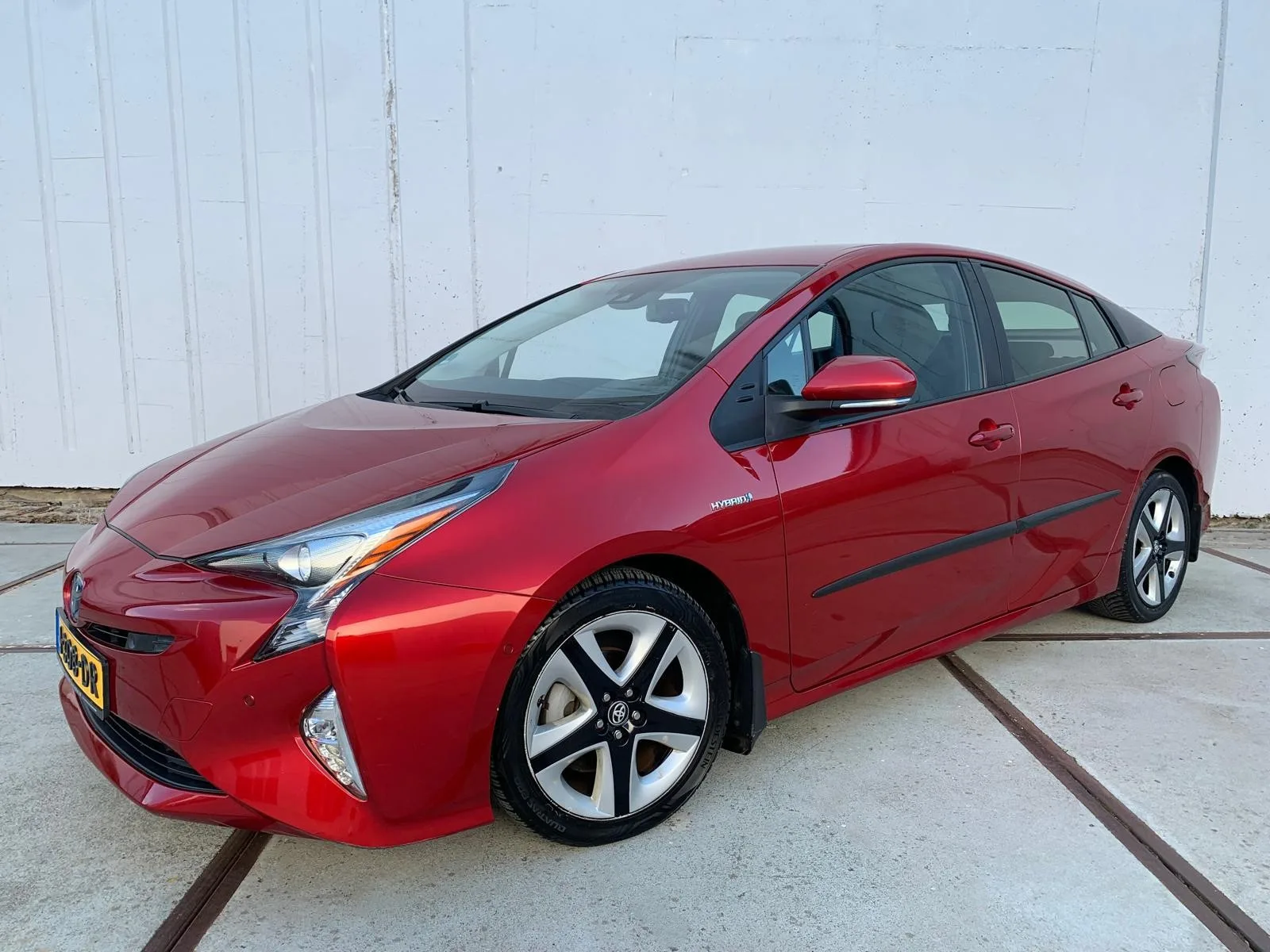 Toyota Prius (2016) — foto 1
