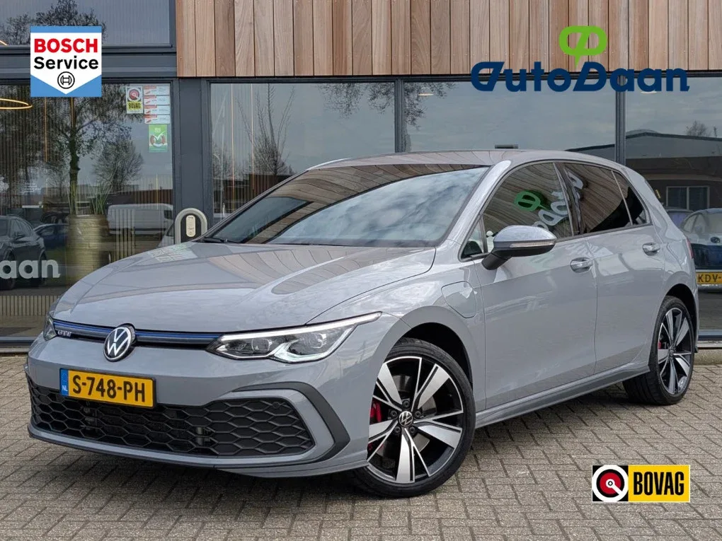 Volkswagen Golf (2020) — foto 1