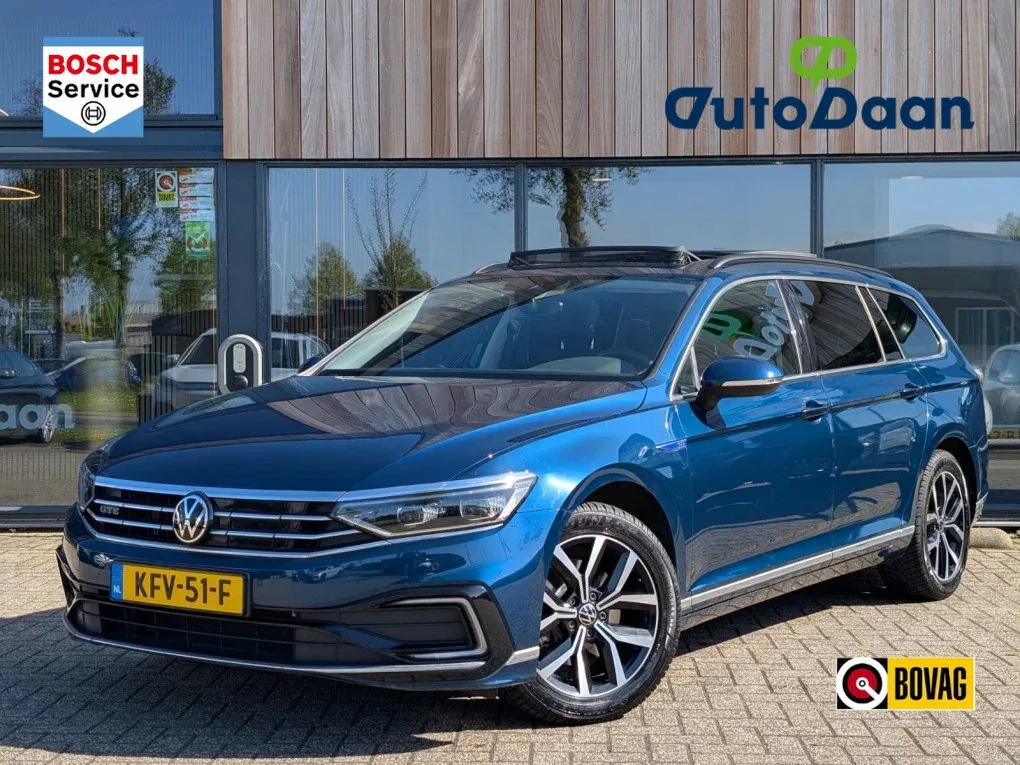 Volkswagen Passat (2022) — foto 1
