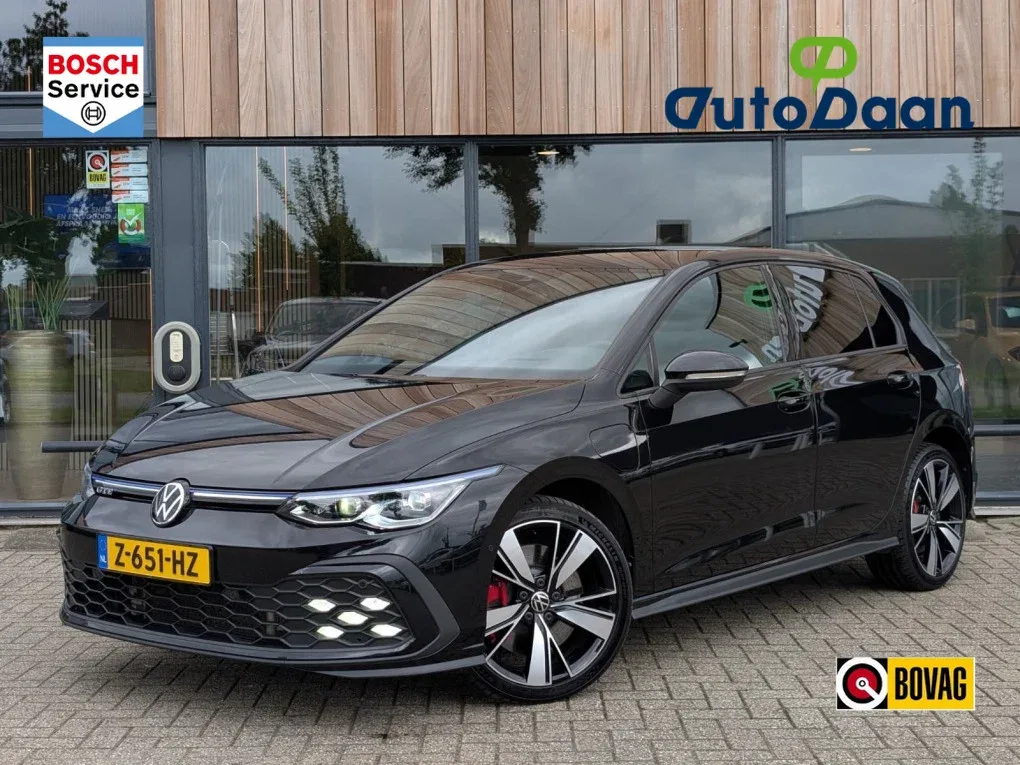 Volkswagen Golf (2024) — foto 1