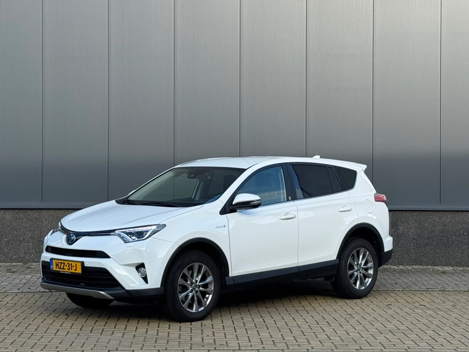Toyota RAV4 (2019) — foto 1