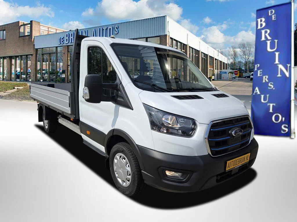 Ford E-Transit (2024) — foto 1