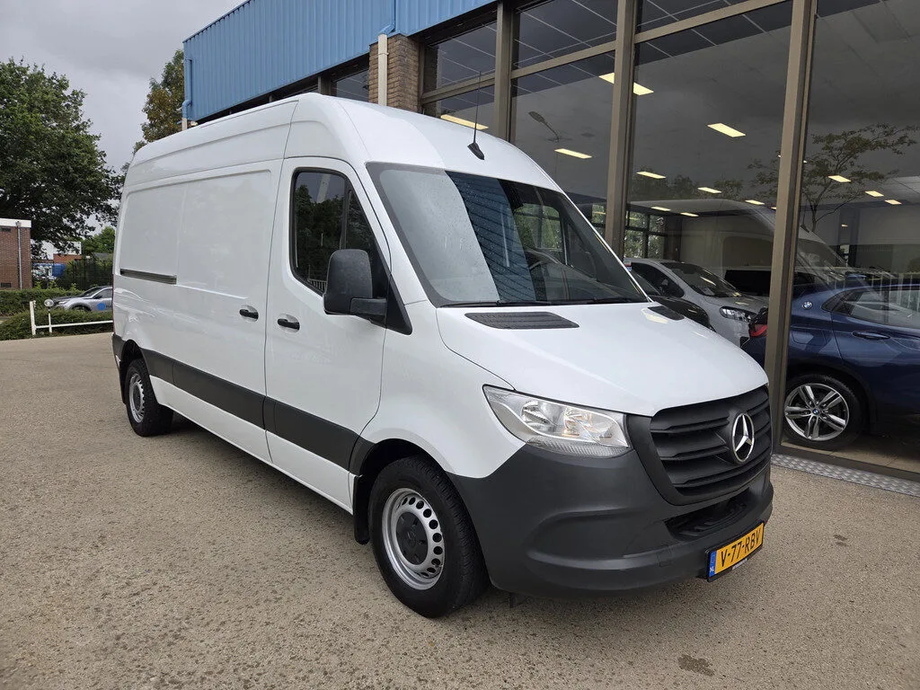 Mercedes-Benz Sprinter (2023) — foto 1