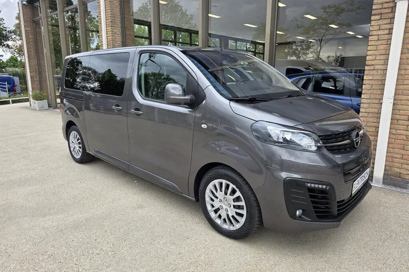 Peugeot E-Traveller (2021)