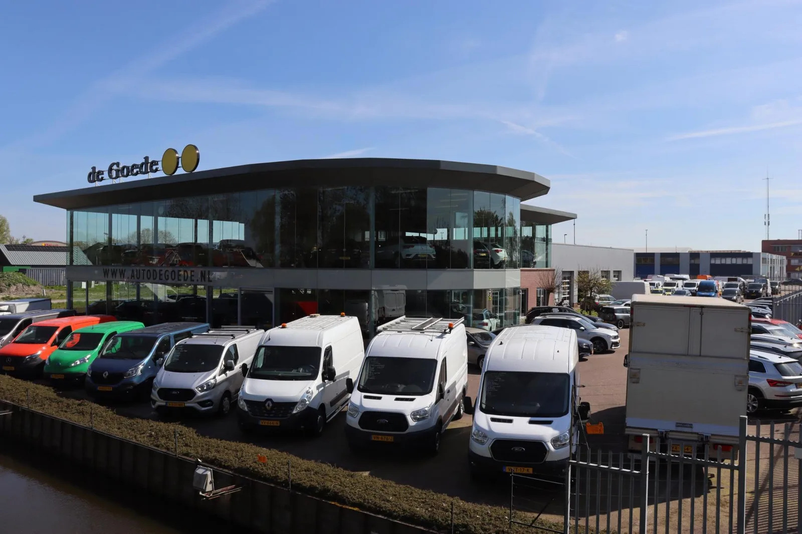 Ford Transit Connect (2017) — foto 1