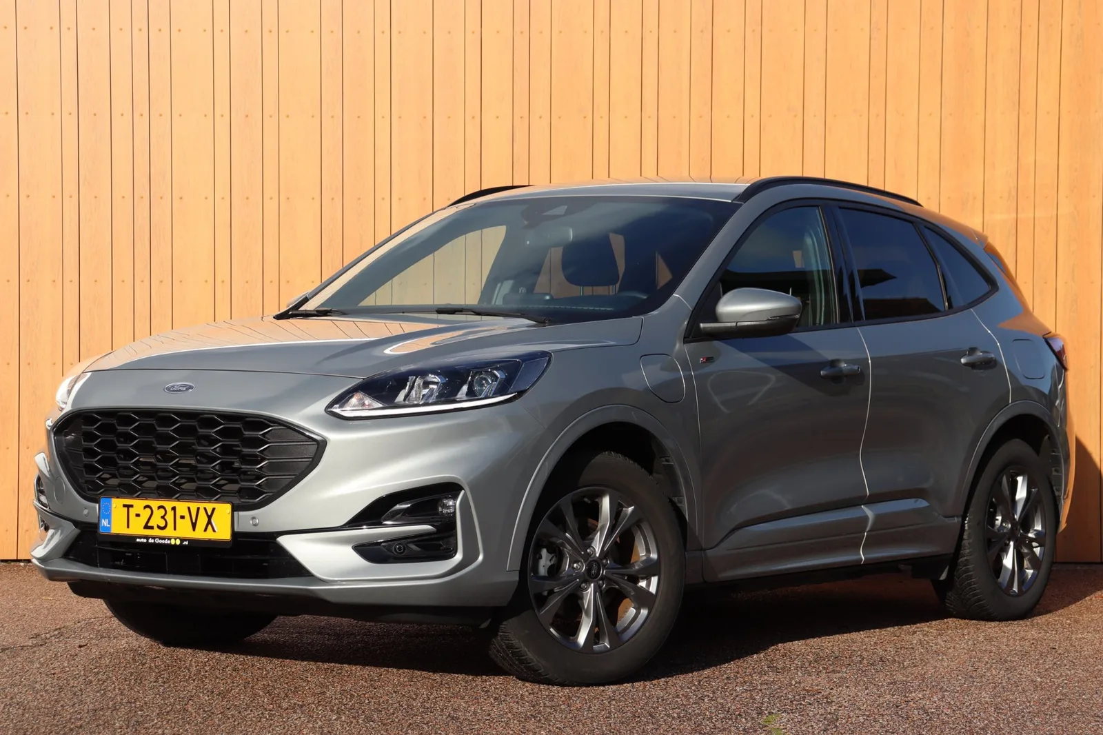 Ford Kuga (2023) — foto 1