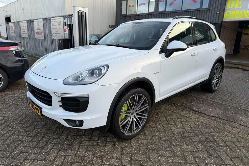 Porsche Cayenne (2015)