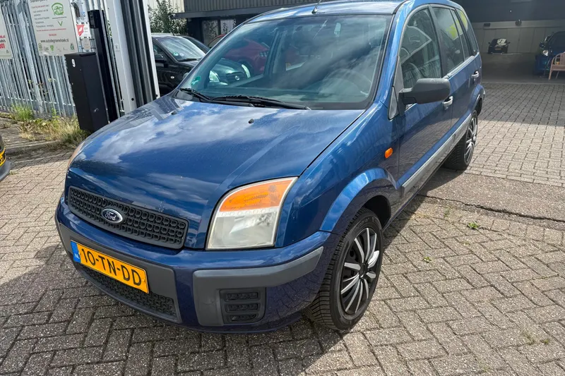 Ford Fusion (2006)