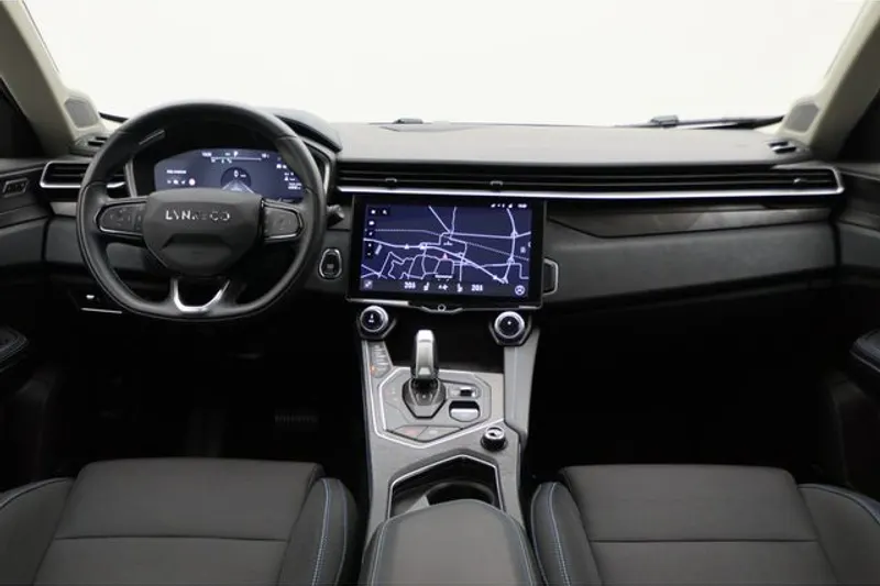 Lynk & Co 01 (2023)