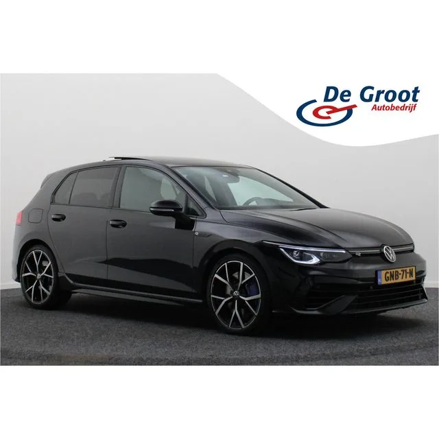 Volkswagen Golf (2023) — foto 1