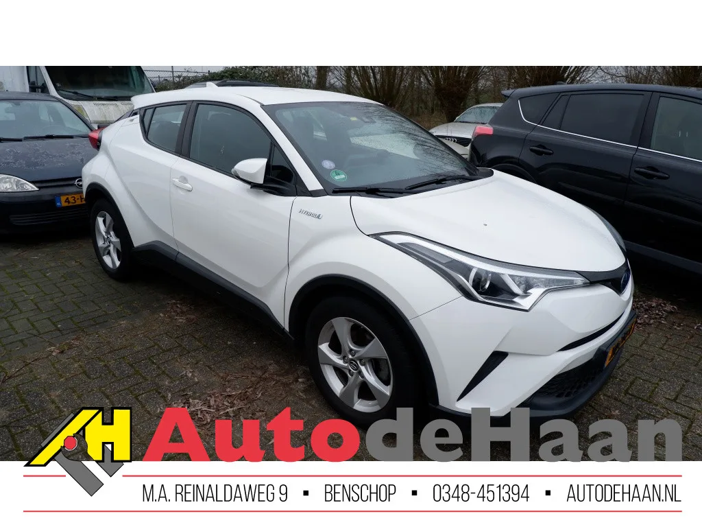 Toyota C-HR (2018) — foto 1