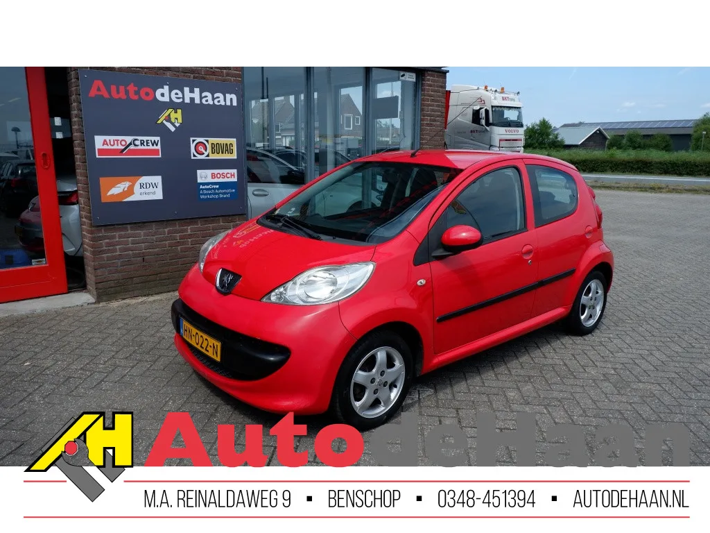 Peugeot 107 (2008) — foto 1