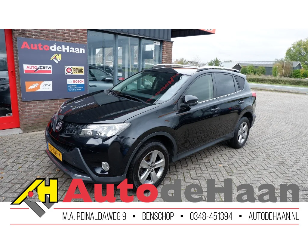 Toyota RAV4 (2015) — foto 1