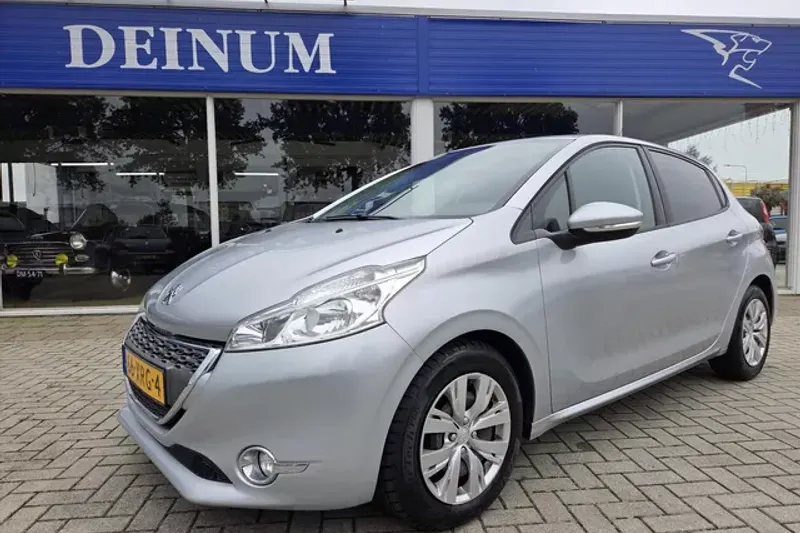 Peugeot 208 (2012)