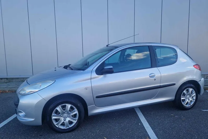 Peugeot 206+ (2010)