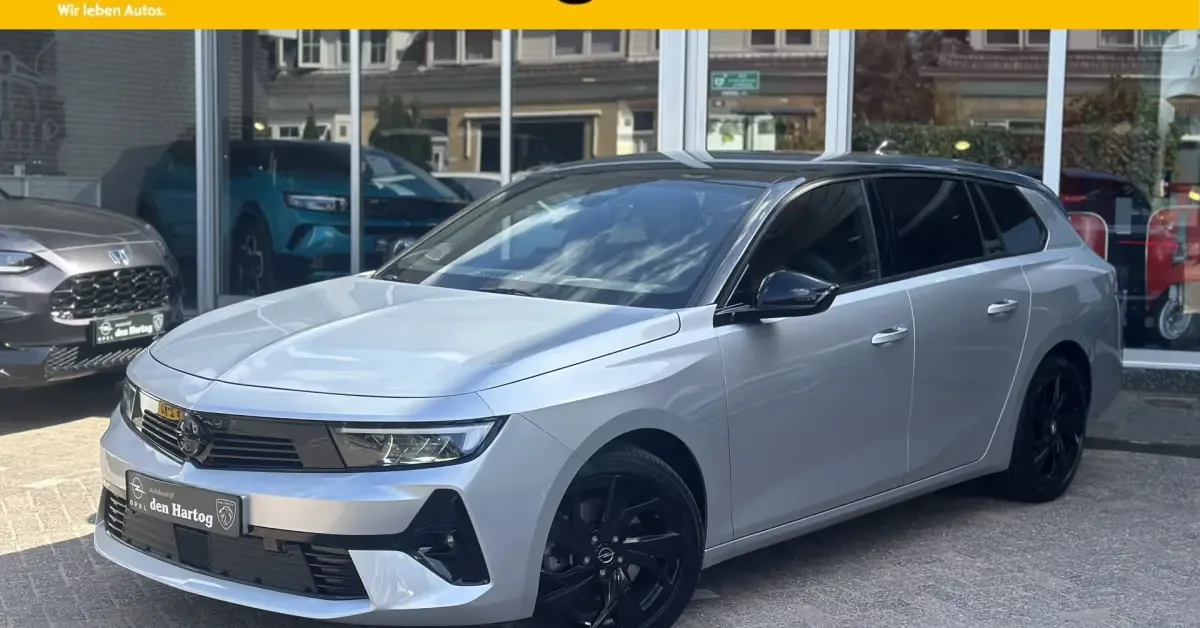 Opel Astra (2024) — foto 1