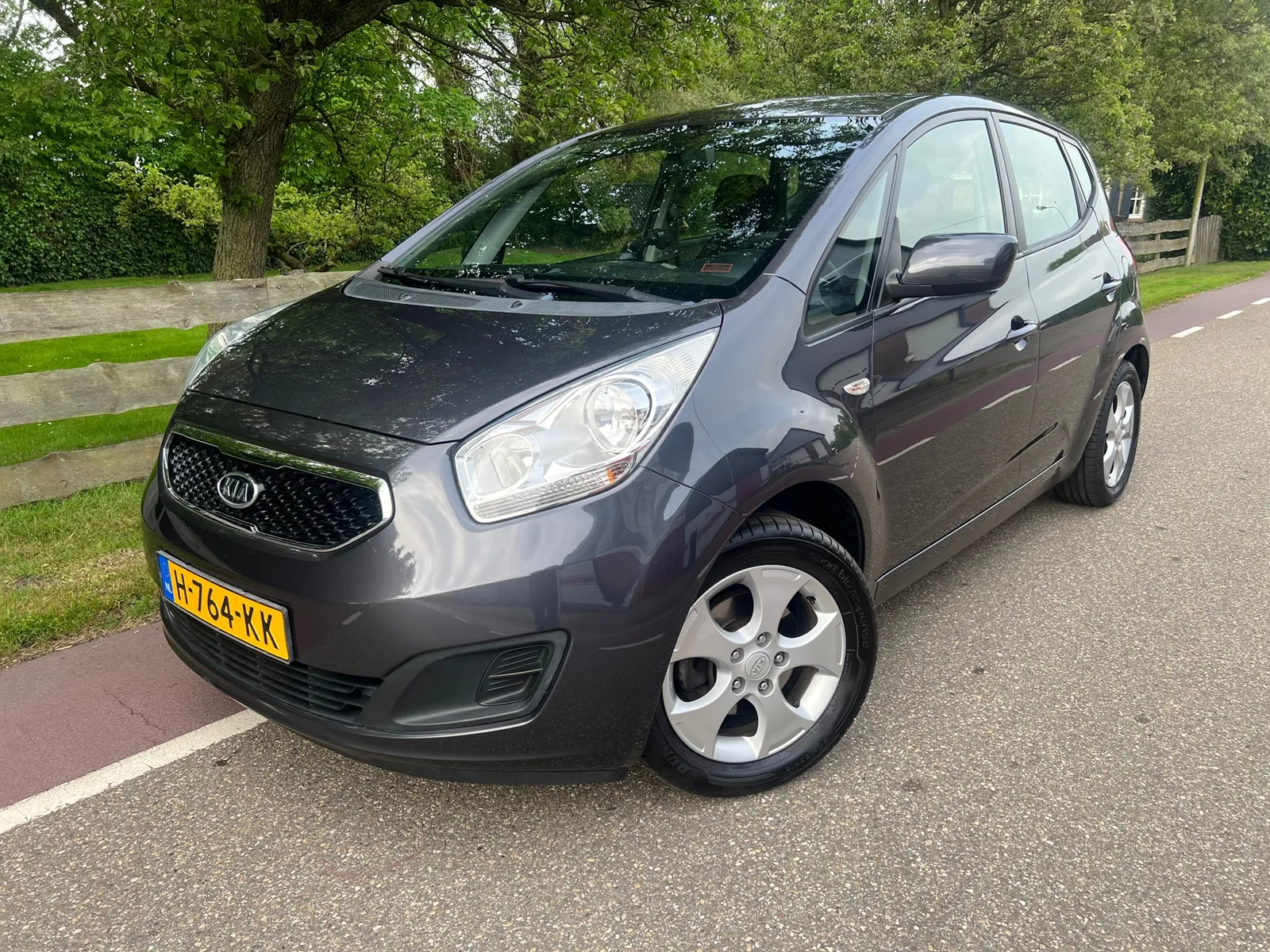 Kia Venga (2012) — foto 1