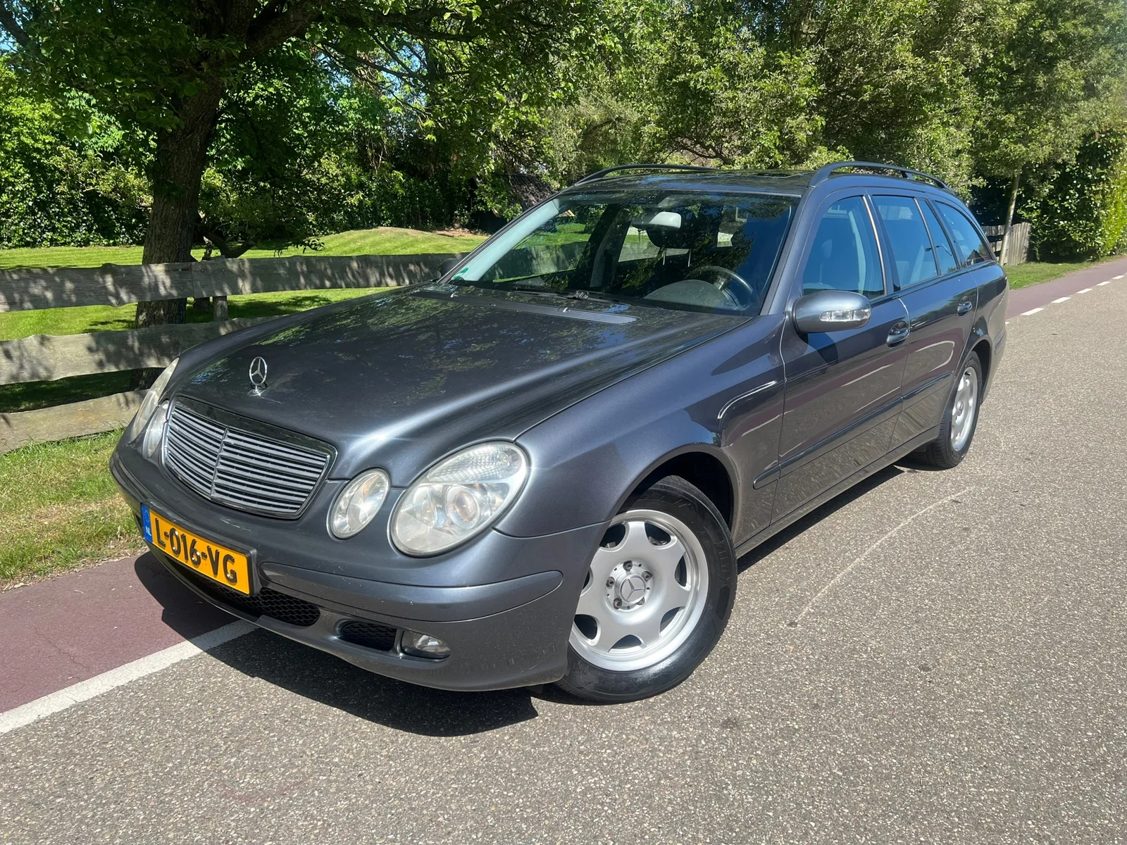 Mercedes-Benz E-Klasse (2005) — foto 1