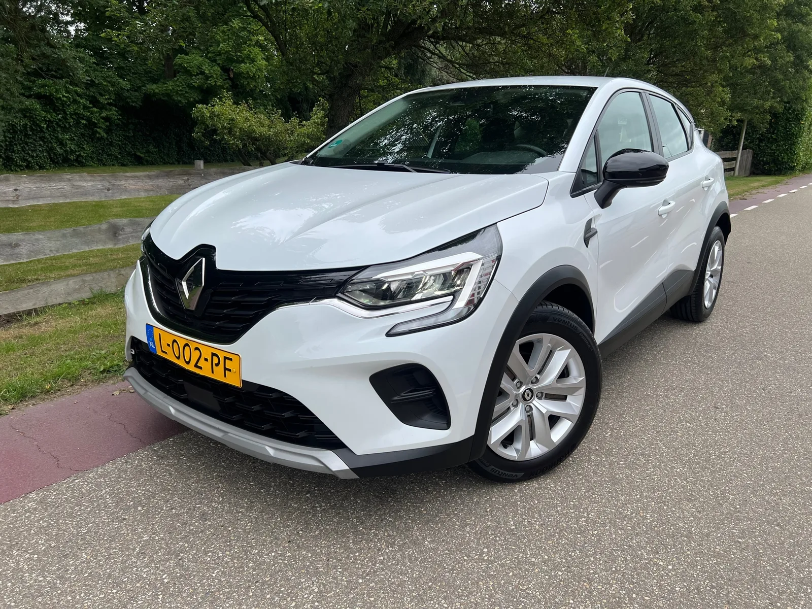 Renault Captur (2021) — foto 1