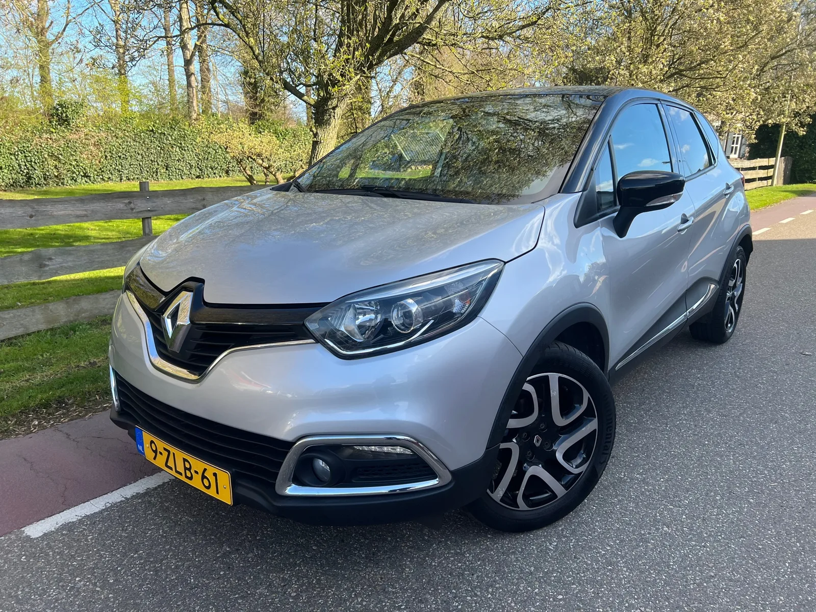 Renault Captur (2015) — foto 1