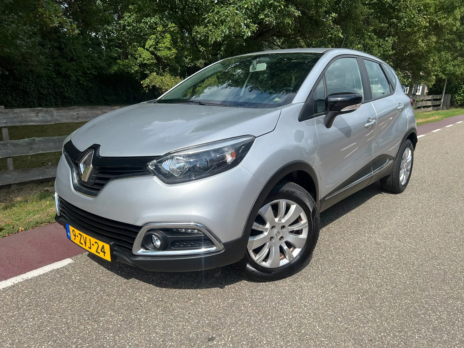 Renault Captur (2015) — foto 1