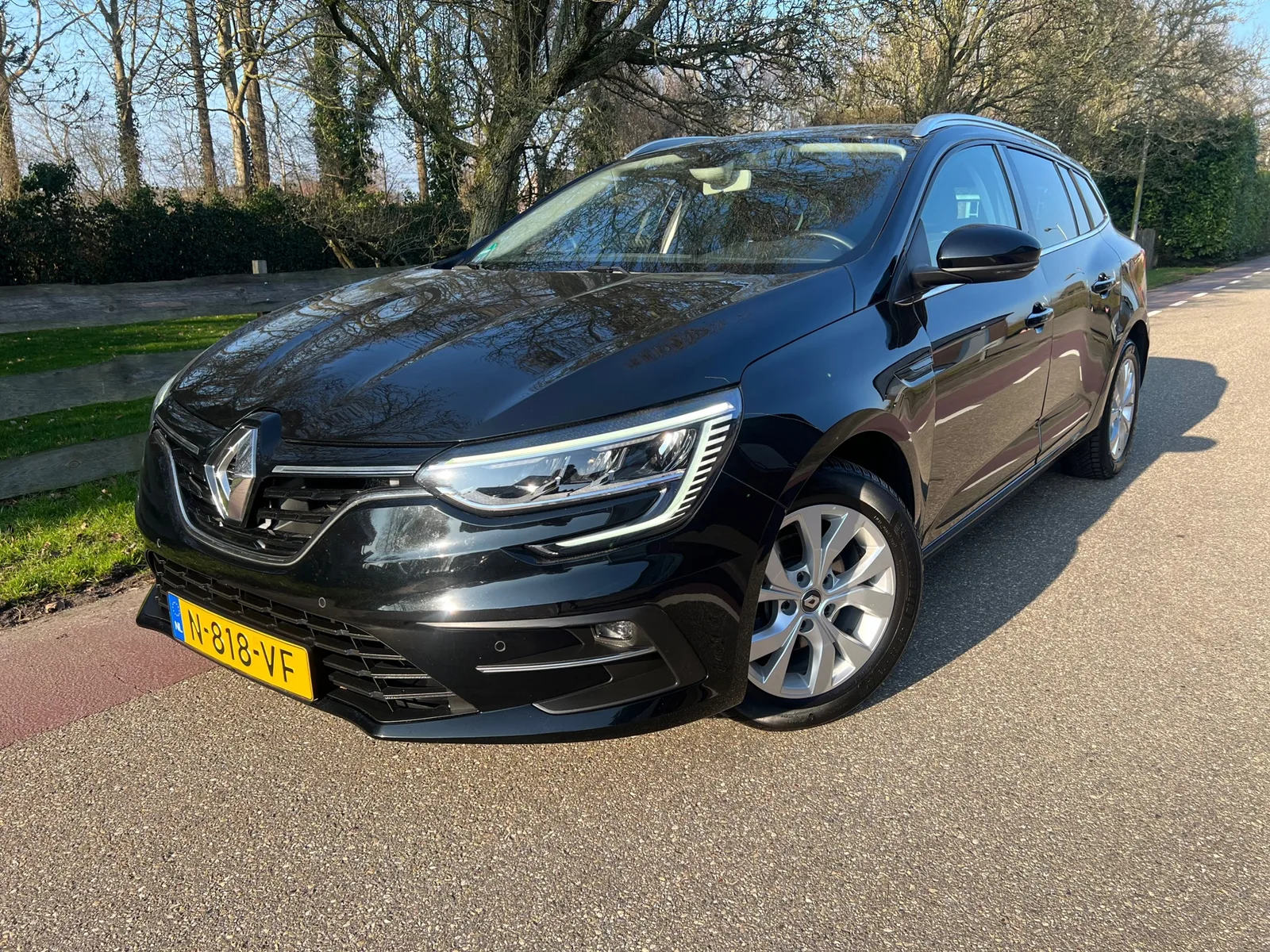 Renault Mégane (2022) — foto 1