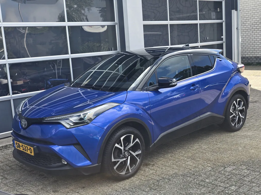 Toyota C-HR (2016) — foto 1
