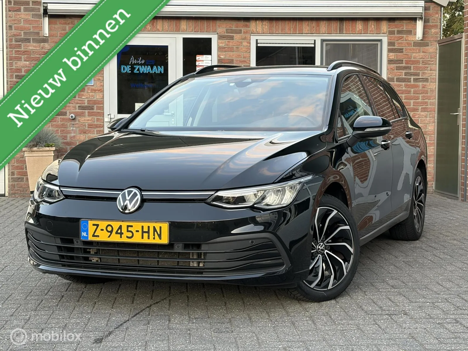 Volkswagen Golf (2024) — foto 1