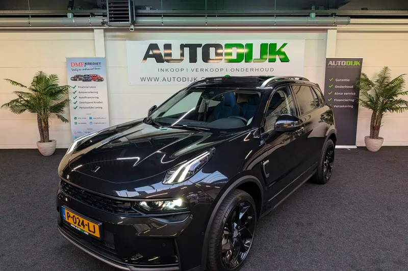 Lynk & Co 01 (2022)