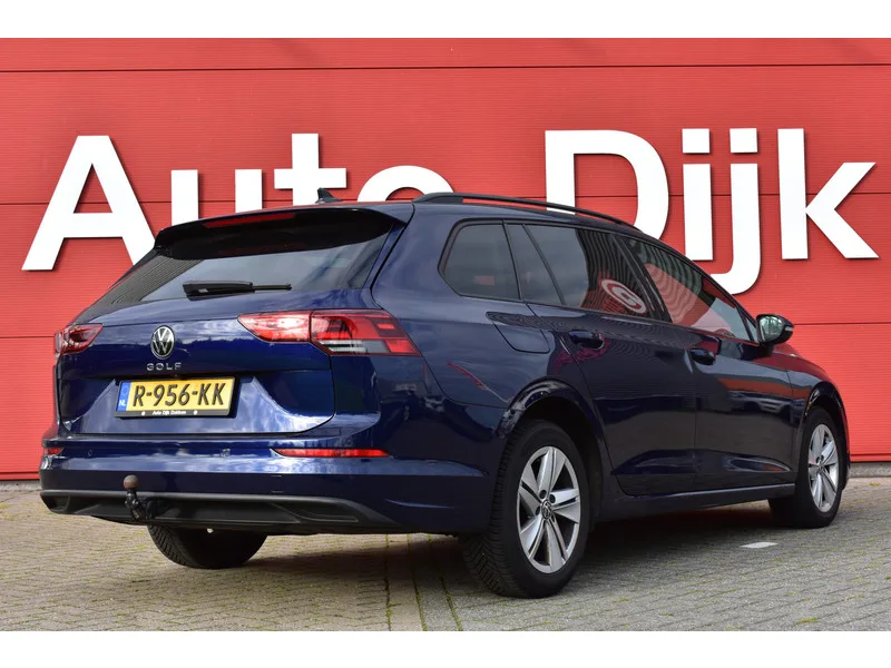 Volkswagen Golf (2022) — foto 1