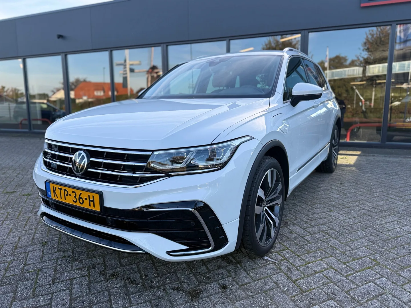 Volkswagen Tiguan (2022) — foto 1