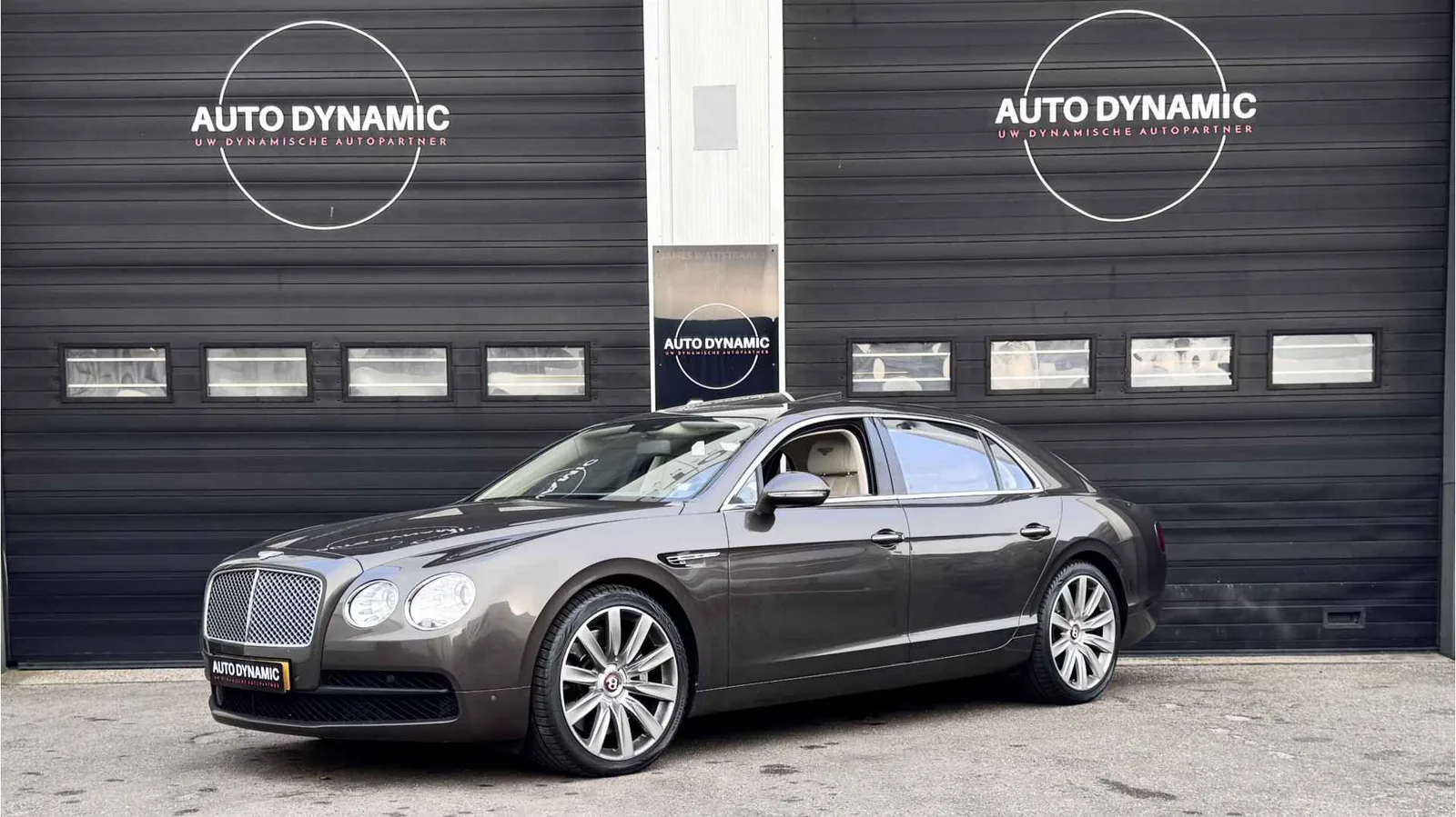 Bentley Flying Spur (2014) — foto 1