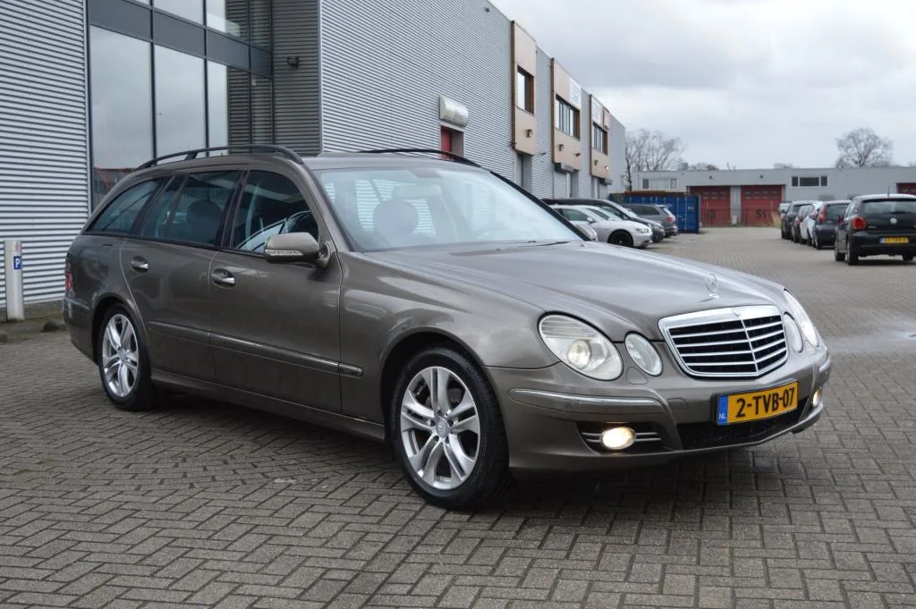Mercedes-Benz E-Klasse (2006) — foto 1