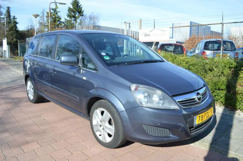 Opel Zafira (2011)