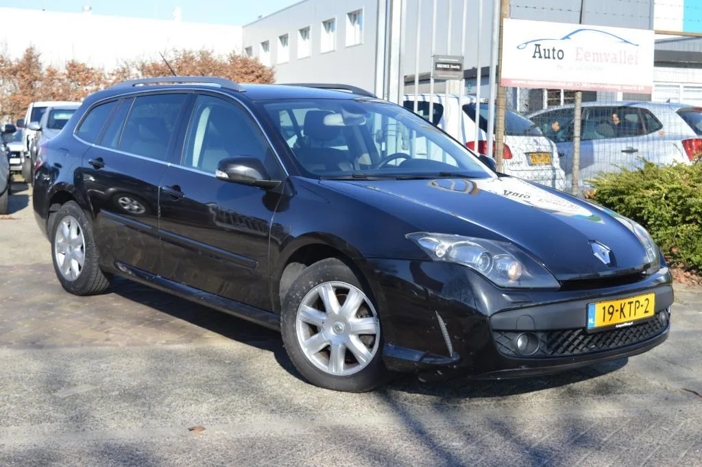 Renault Laguna (2010) — foto 1