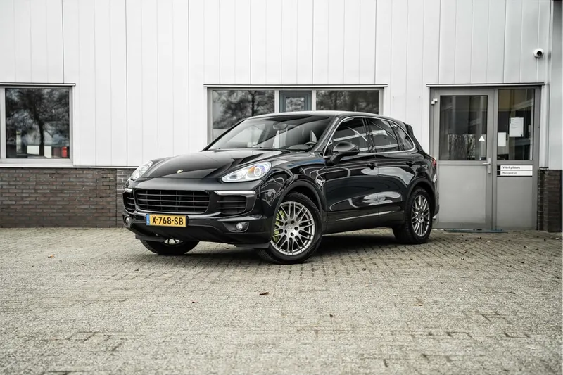 Porsche Cayenne (2015)