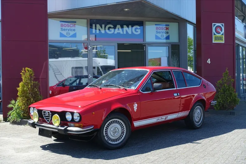 Alfa Romeo Alfetta GTV (1976)