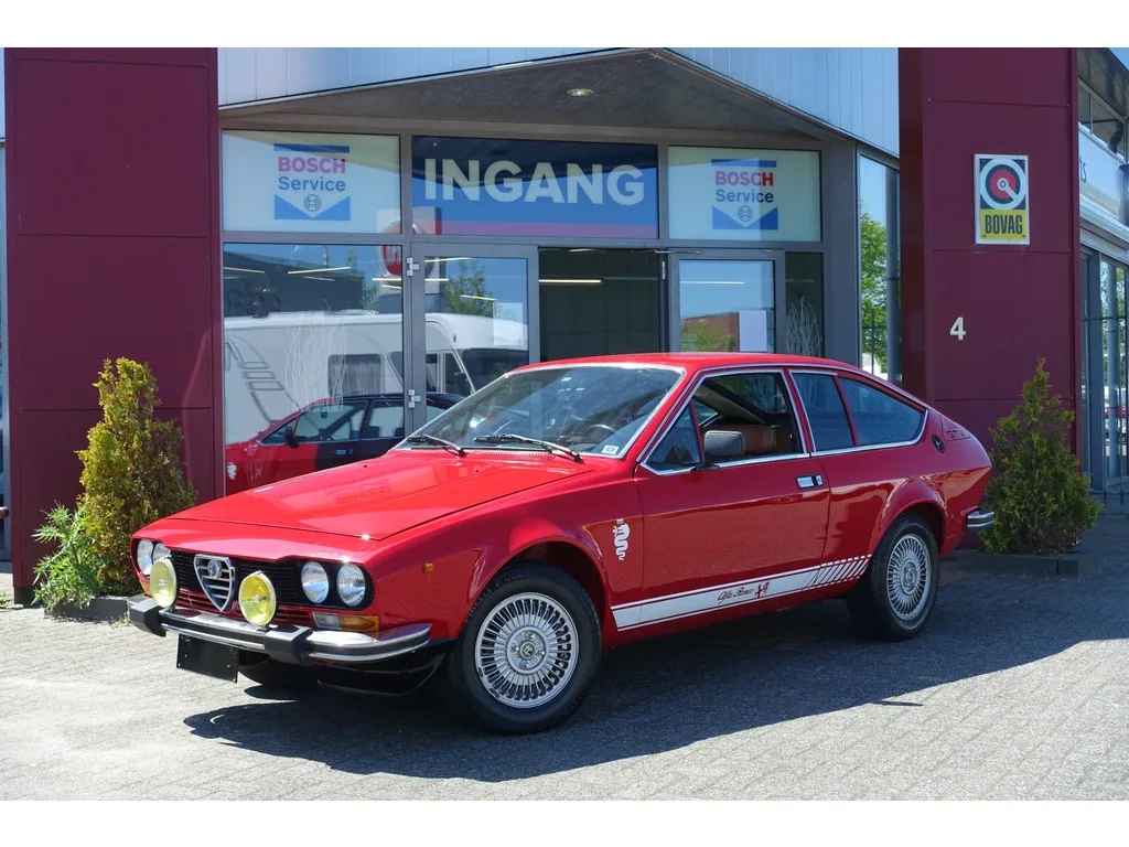 Alfa Romeo Alfetta GTV (1976) — foto 1