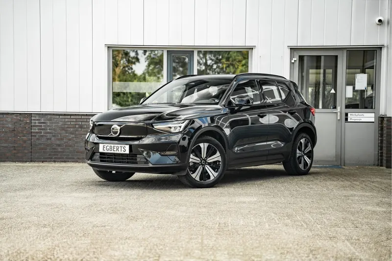 Volvo XC40 (2023)