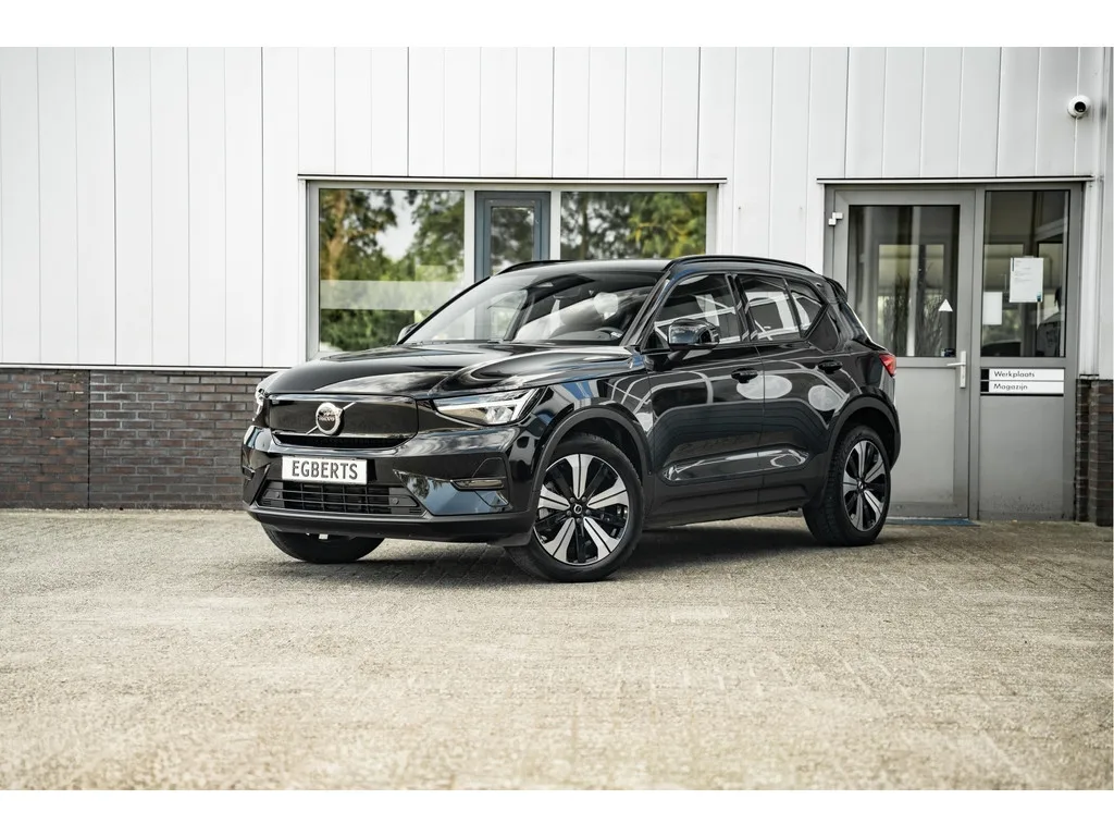 Volvo XC40 (2023) — foto 1