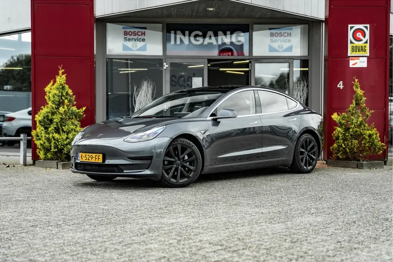 Tesla Model 3 (2020)