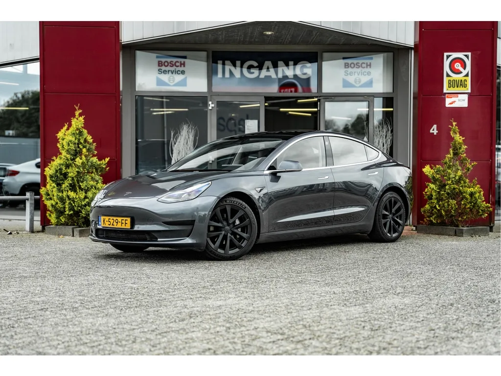 Tesla Model 3 (2020) — foto 1