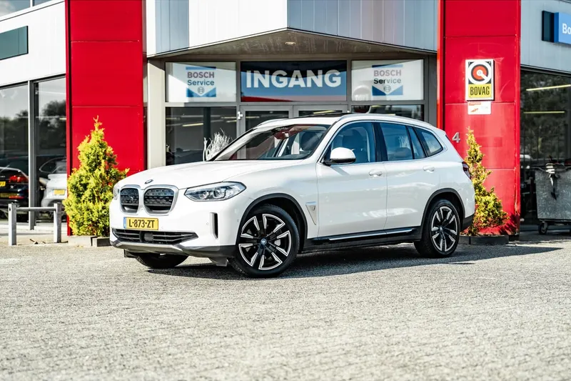 BMW iX3 (2021)